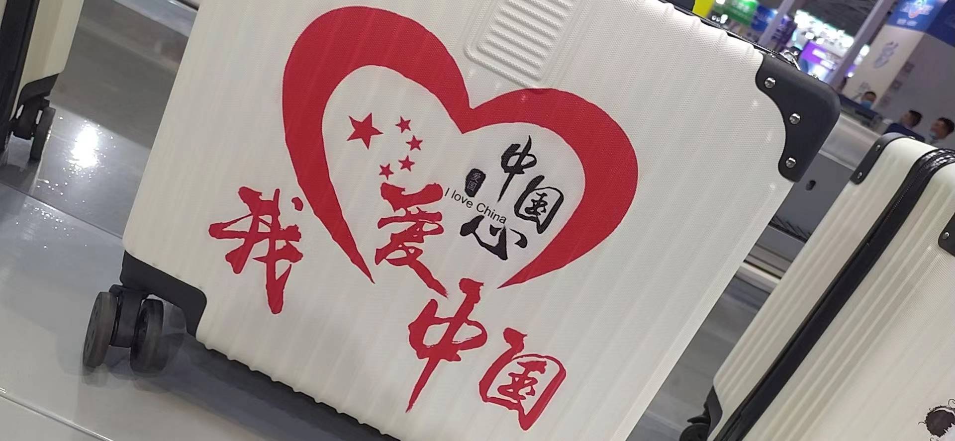 uv打印機,鞋子打印機,紙箱無版印刷機,uv彩印機,uv打印機廠家,龍潤